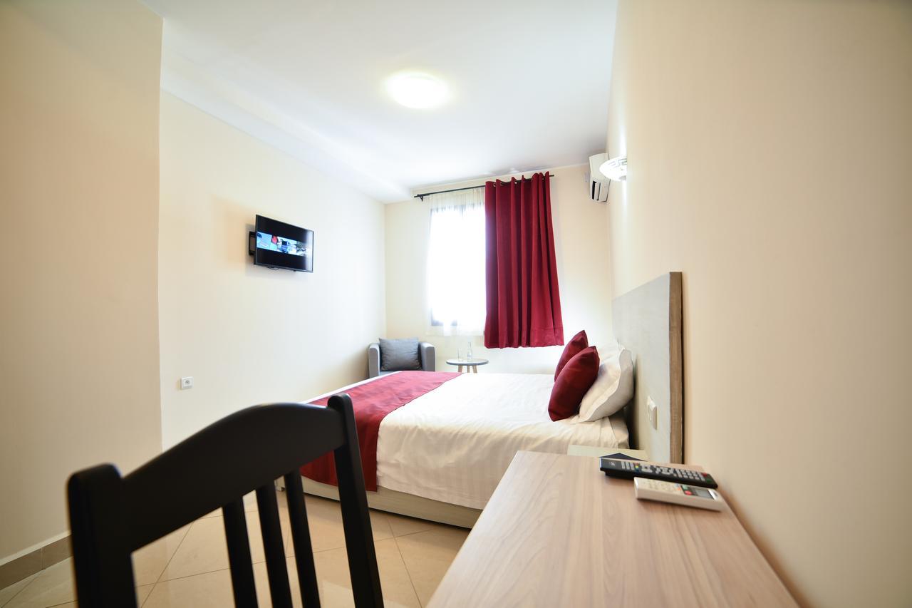 אנטננריבו Lova Hotel מראה חיצוני תמונה