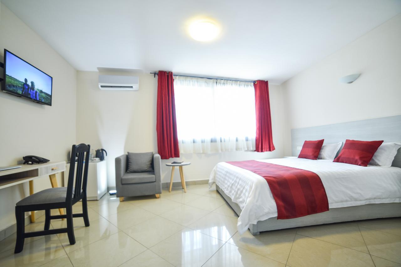 אנטננריבו Lova Hotel מראה חיצוני תמונה